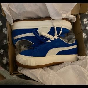 Womens Puma Sneakers